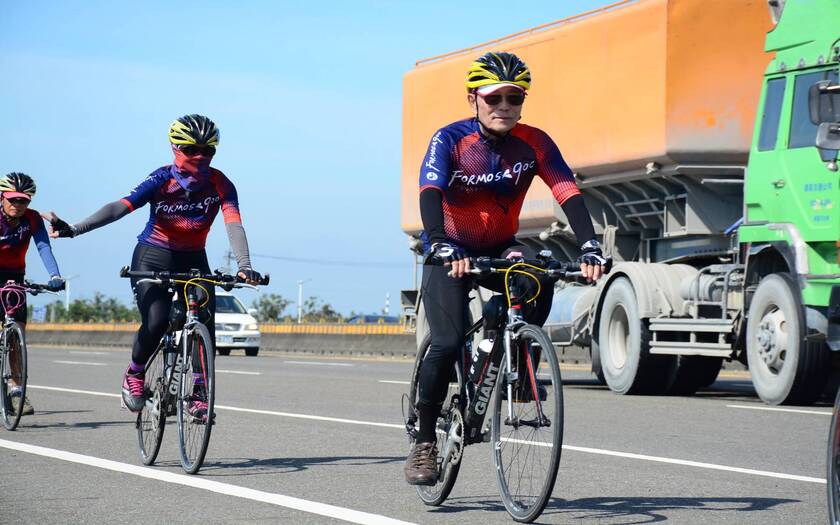 運動與健康,單車騎行,單車旅行,美國車友,海外車友騎台灣,阿里山雙鐵,山海戀單車,單車看見台灣,山海戀車友故事,退休人生